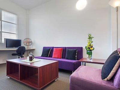 هتل ایبیز استیلز اینورکارجیل