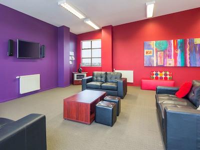 هتل ایبیز استیلز اینورکارجیل