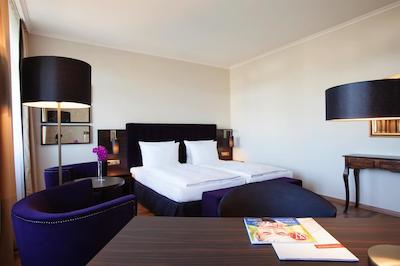 استیجنبرجر هتل دورینجر هف