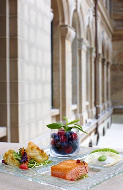 د وستین اسیدنی