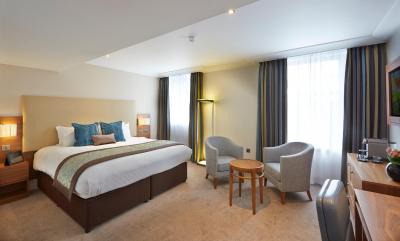 امبا هتل چارینگ کرز