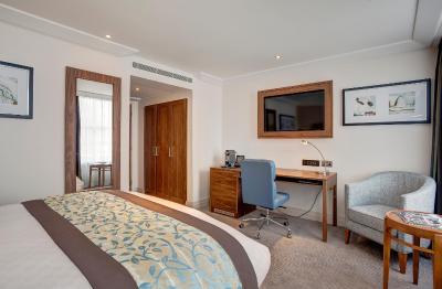 امبا هتل چارینگ کرز