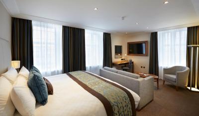 امبا هتل چارینگ کرز