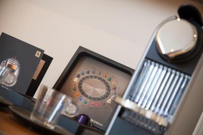 امبا هتل چارینگ کرز