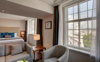 امبا هتل چارینگ کرز