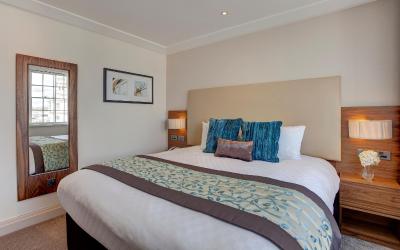 امبا هتل چارینگ کرز