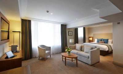 امبا هتل چارینگ کرز