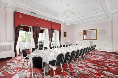 امبا هتل چارینگ کرز