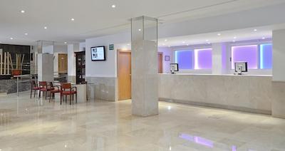 سُل پلکانز اُکاز