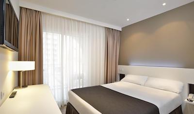 سُل پلکانز اُکاز