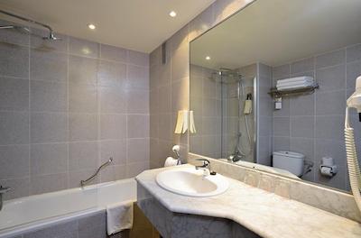 سُل پلکانز اُکاز