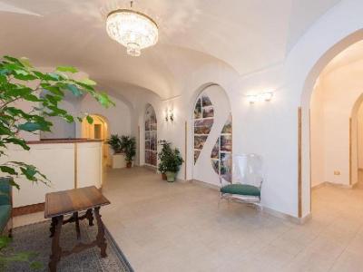 دموز کلسئو هتل