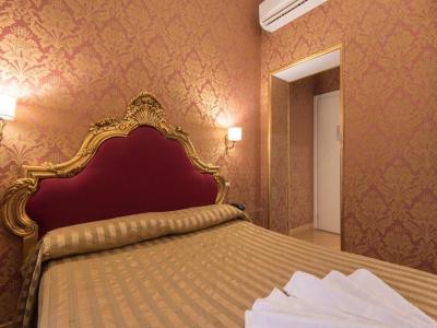 دموز کلسئو هتل