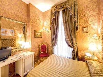 دموز کلسئو هتل