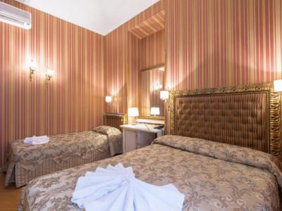 دموز کلسئو هتل