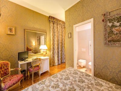 دموز کلسئو هتل