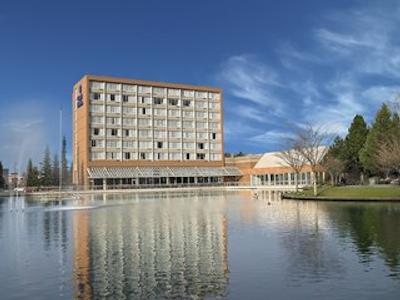 کاست چیلیواک هتل بای اپا