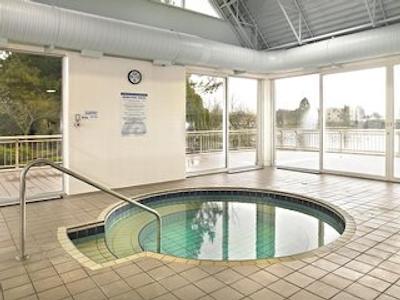 کاست چیلیواک هتل بای اپا