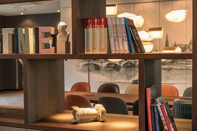 متل اُن درسدن-پالیسپلاتز