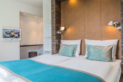 متل اُن درسدن-پالیسپلاتز