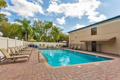 بست وسترن فرت لاودردال آیرپرت/کرویس پرت