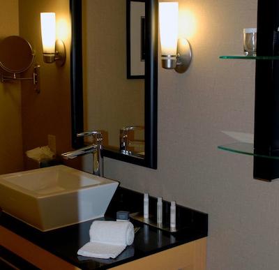 دوبلتری بای هیلتون هتل اُکلاهما سیتی آیرپرت