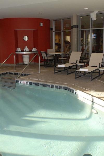 دوبلتری بای هیلتون هتل اُکلاهما سیتی آیرپرت