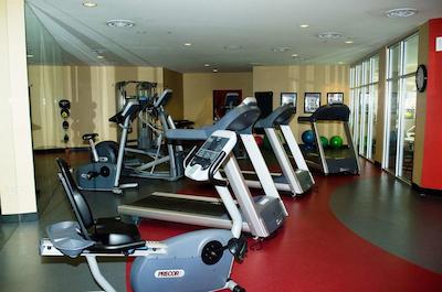 دوبلتری بای هیلتون هتل اُکلاهما سیتی آیرپرت