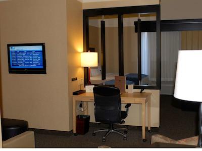 دوبلتری بای هیلتون هتل اُکلاهما سیتی آیرپرت