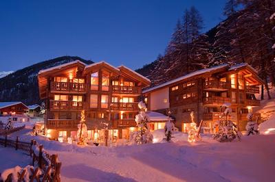 ماتهیل بوتیک هتل