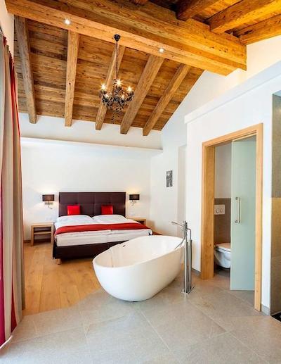 ماتهیل بوتیک هتل