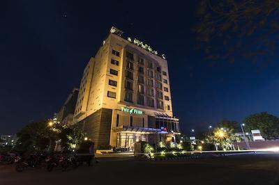 د فرن هتل جیپور