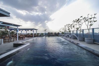 د فرن هتل جیپور