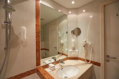 ه- هتل ماگدبورگ