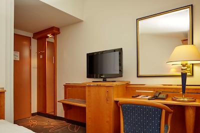 ه- هتل ماگدبورگ