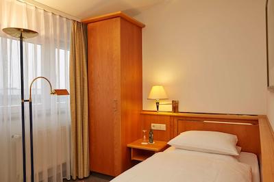 ه- هتل ماگدبورگ