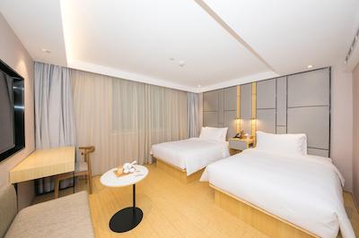 پیائو هوم این بیجینگ گومائو ایست