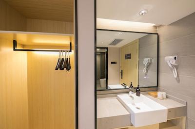 پیائو هوم این بیجینگ گومائو ایست