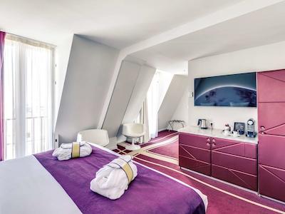 مرکور پاریز باستیل ماریز هتل