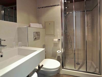 مرکور پاریز باستیل ماریز هتل