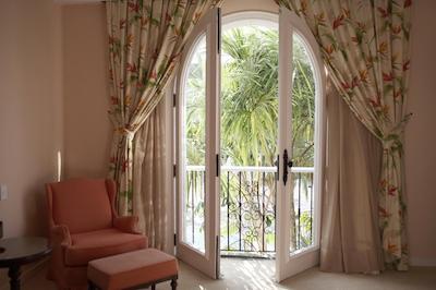 ترپیکال ماناوز اکریزرت