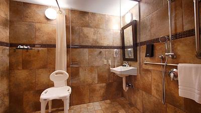 بست وسترن پلاس کاملوپز هتل