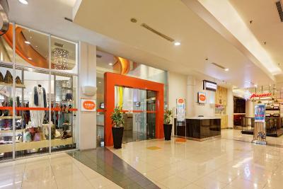 هاریز هتل اند کنونشنز کلاپا گادینگ