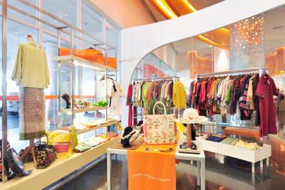 هاریز هتل اند کنونشنز کلاپا گادینگ