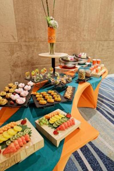 هاریز هتل اند کنونشنز کلاپا گادینگ