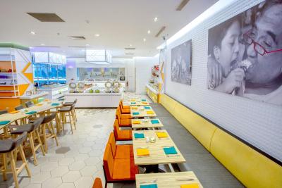 هاریز هتل اند کنونشنز کلاپا گادینگ