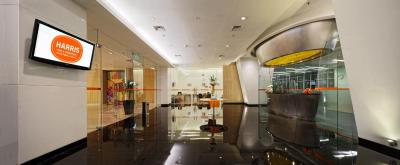 هاریز هتل اند کنونشنز کلاپا گادینگ