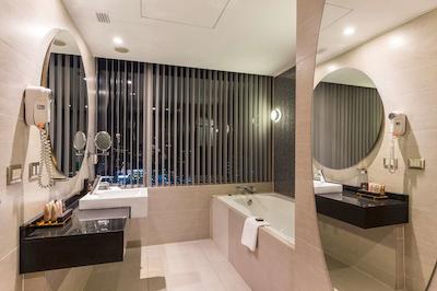 بست وسترن پرمیر مارینا لاز کندز