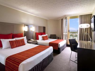 نوتل سورفرز پارادیس