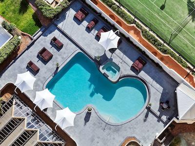 نوتل سورفرز پارادیس